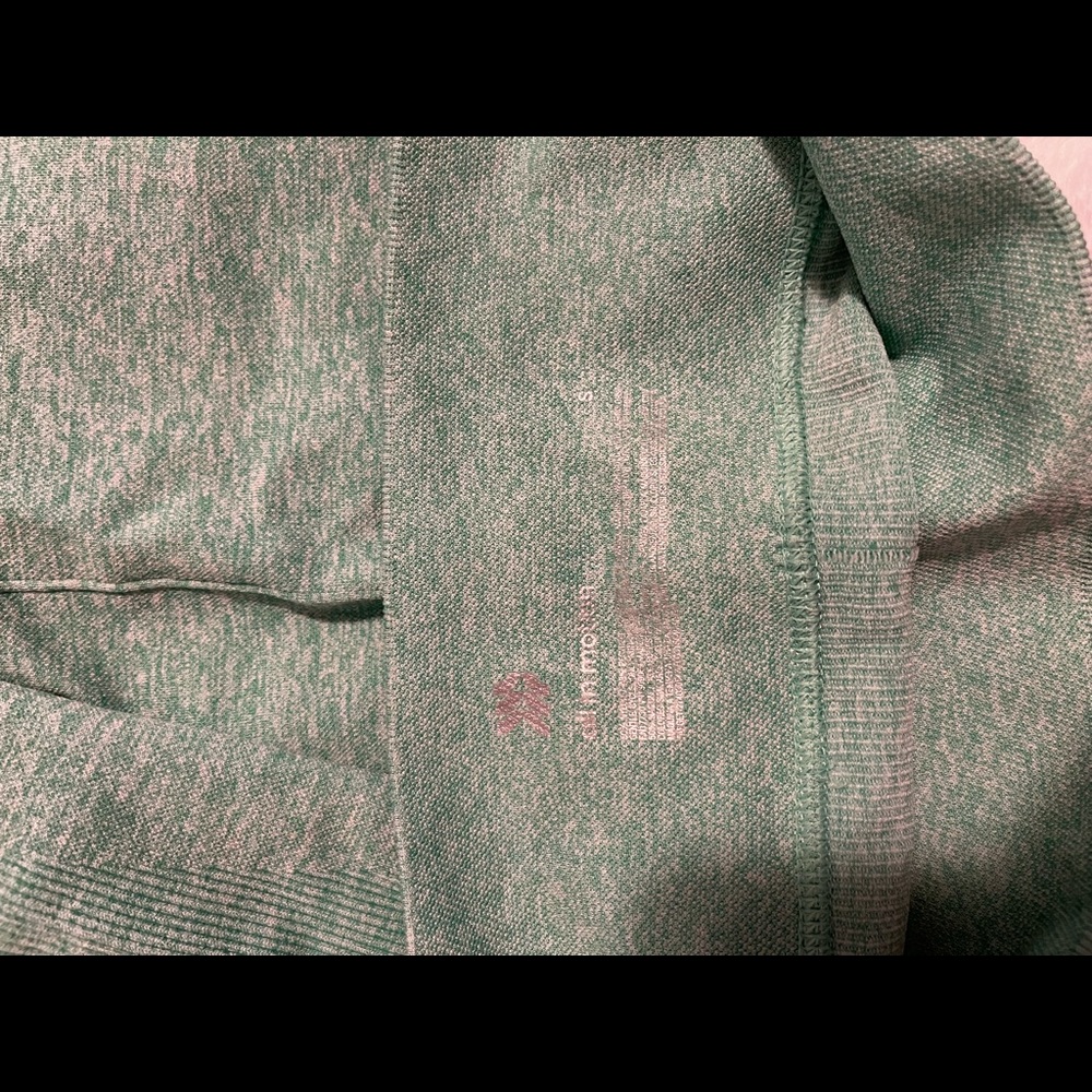 FABLETICS| work out set - Picture 2 of 5